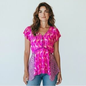 ND Weekend ladies, short sleeve floaty, scarf style top Small giraffe print pink